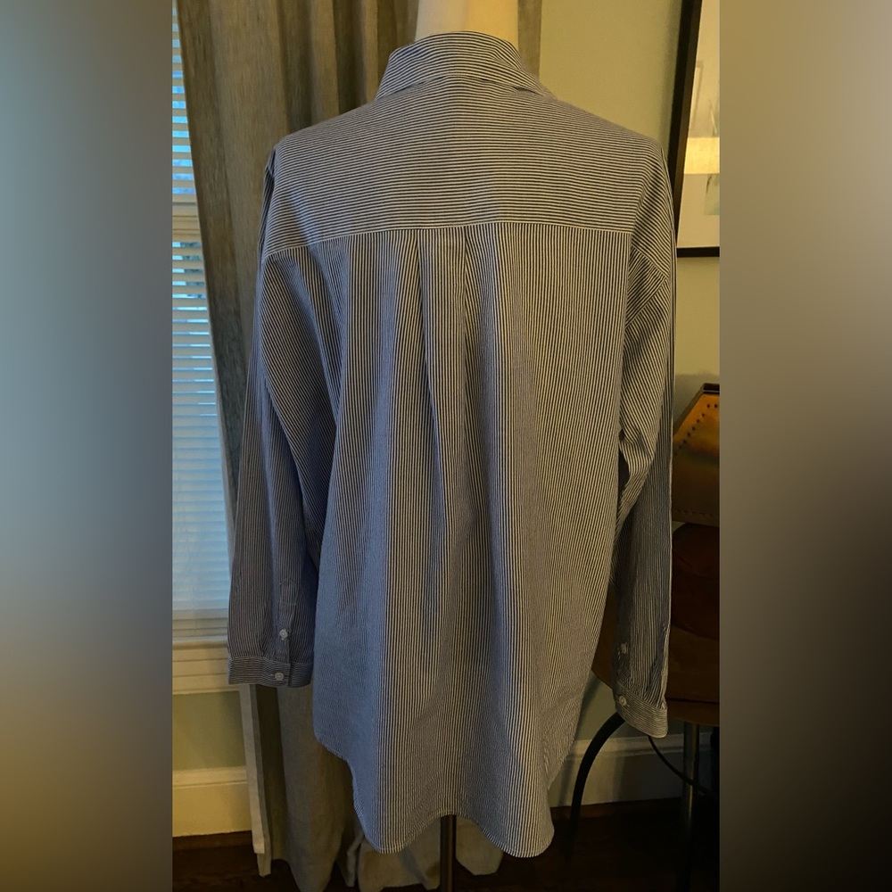 Beach Lunch Lounge Pinstripe Button Down Shirt w Embroidered Flowers, size XL - Picture 3 of 7